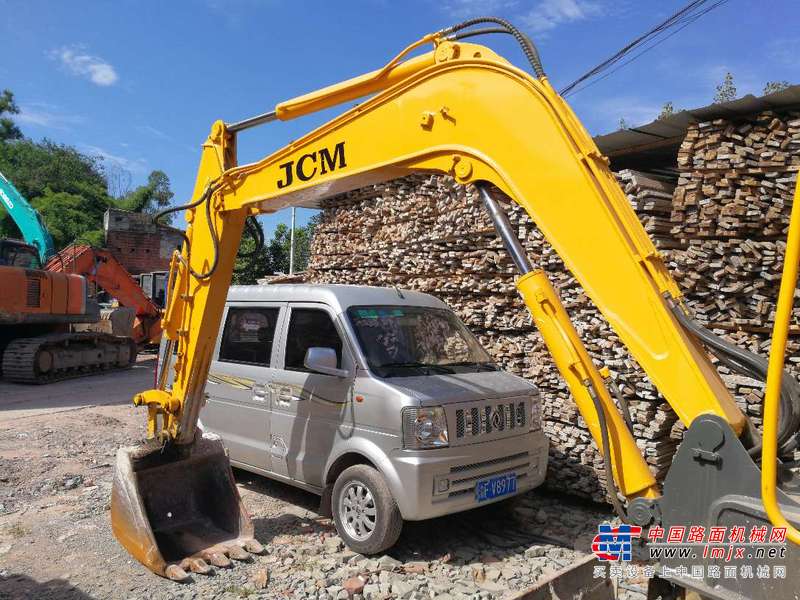 重庆出售转让二手5000小时2011年山重建机JCM906D挖掘机