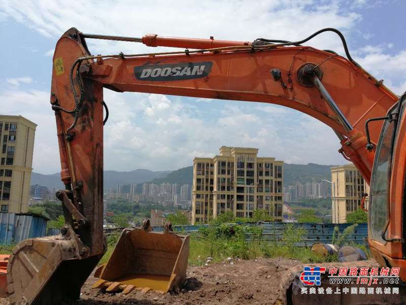 重庆出售转让二手8000小时2010年斗山DH225LC挖掘机