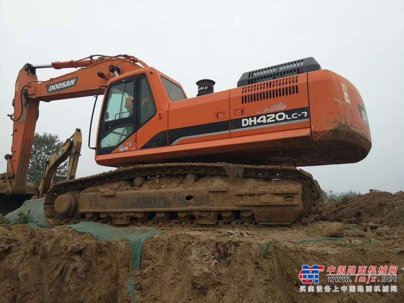 山东出售转让二手6000小时2013年斗山DH370LC挖掘机