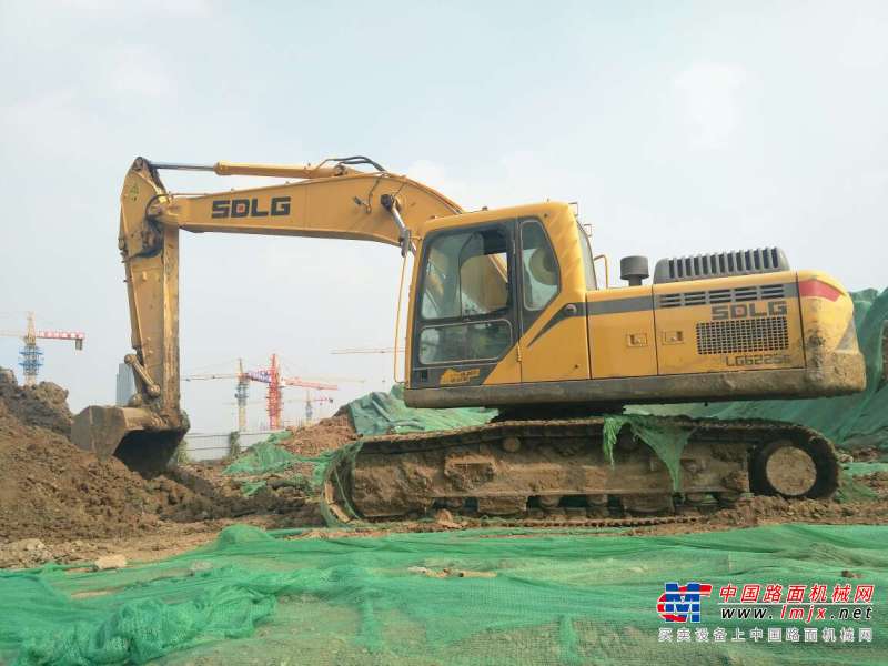 山东出售转让二手1600小时2015年临工LG6225E挖掘机