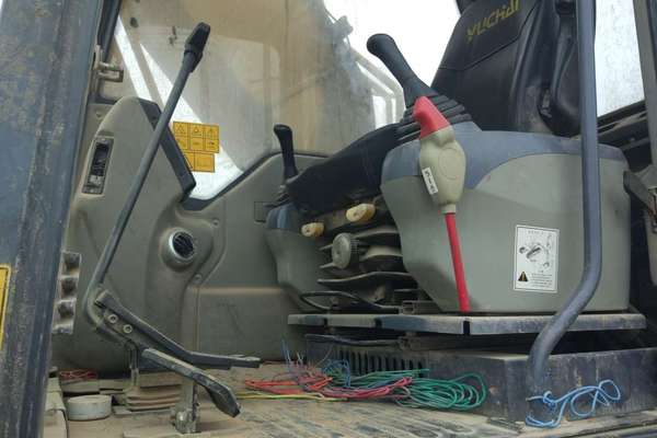 山东出售转让二手2600小时2011年玉柴YC240LC挖掘机