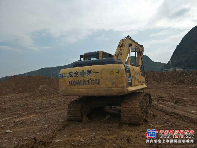 贵州出售转让二手7100小时2012年小松PC200挖掘机