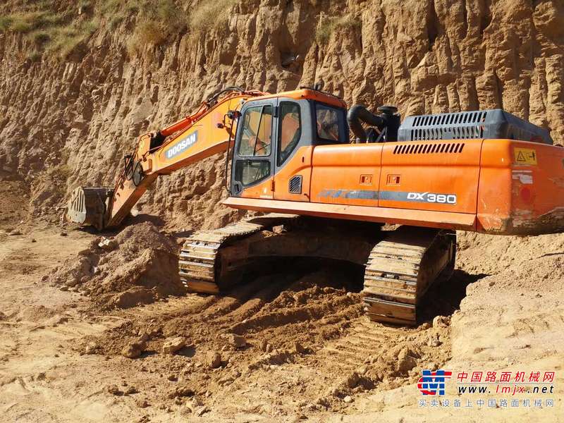 河北出售转让二手6000小时2012年斗山DX380LC挖掘机