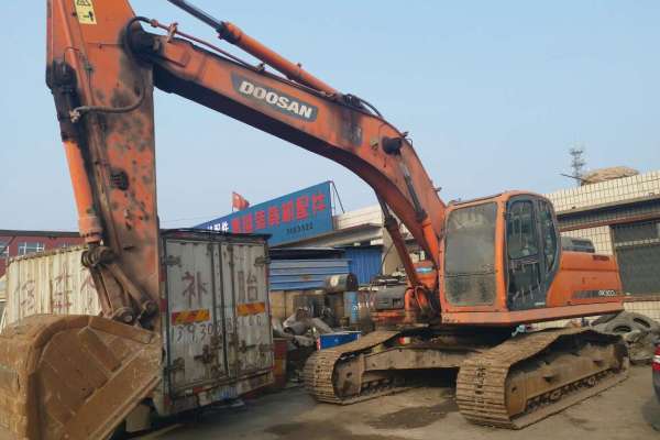 河北出售转让二手8500小时2010年斗山DX260LC挖掘机