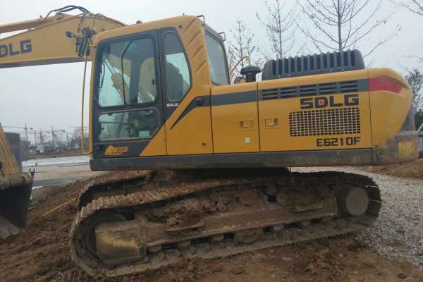 山东出售转让二手1500小时2016年临工LG6210E挖掘机