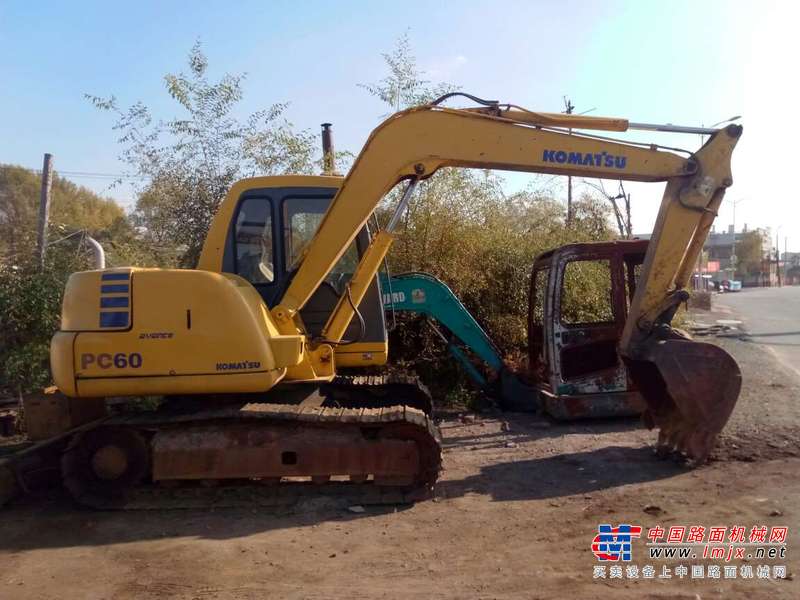 黑龙江出售转让二手15000小时2009年小松PC60挖掘机