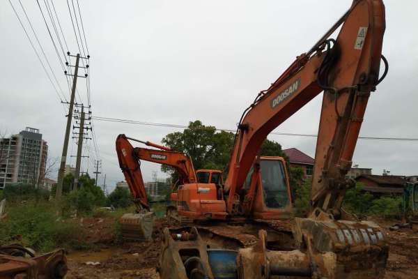 江西出售转让二手12000小时2011年斗山DH215挖掘机