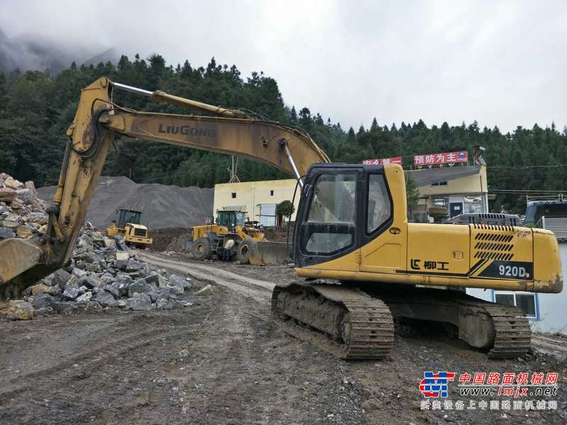 贵州出售转让二手7800小时2012年柳工920D挖掘机