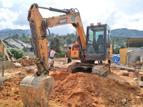 云南出售转让二手2000小时2014年三一重工SY65C挖掘机
