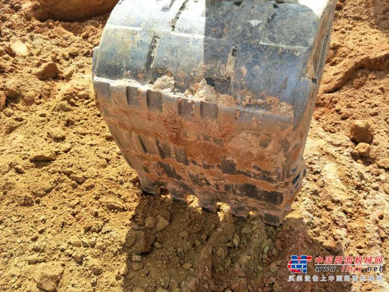 云南出售转让二手2000小时2014年三一重工SY65C挖掘机