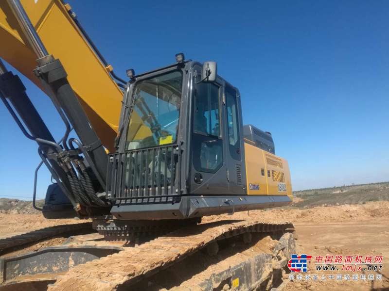 山西出售转让二手2000小时2015年徐工XE490CK挖掘机