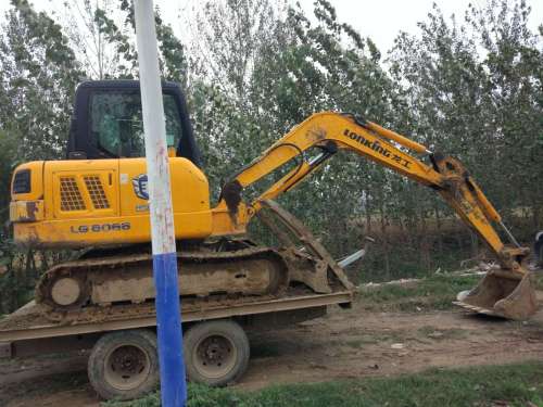 山东出售转让二手4500小时2013年龙工LG6065挖掘机