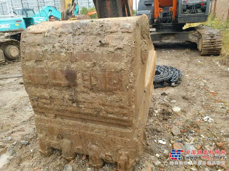 天津出售转让二手8000小时2010年日立ZX250H挖掘机