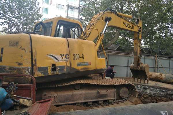 山东出售转让二手9000小时2010年玉柴YC135挖掘机