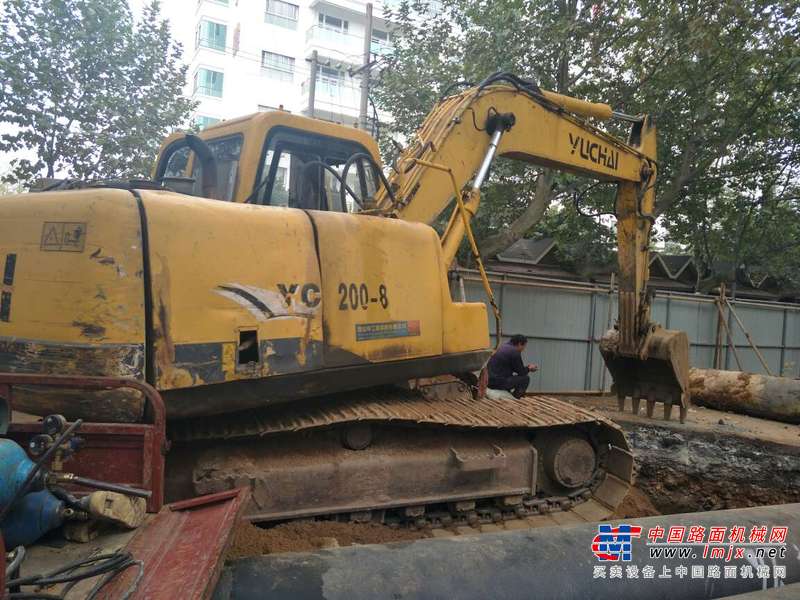 山东出售转让二手9000小时2010年玉柴YC135挖掘机