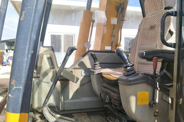 云南出售转让二手4500小时2013年福田雷沃FR80H挖掘机