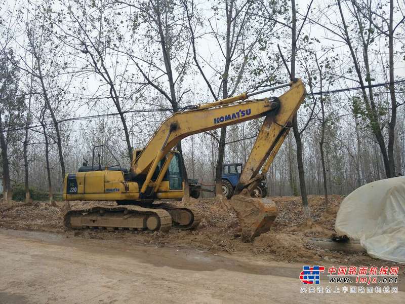 山东出售转让二手12000小时2006年小松PC220挖掘机