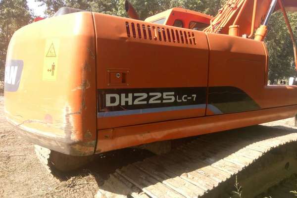 辽宁出售转让二手7700小时2010年斗山DH225挖掘机