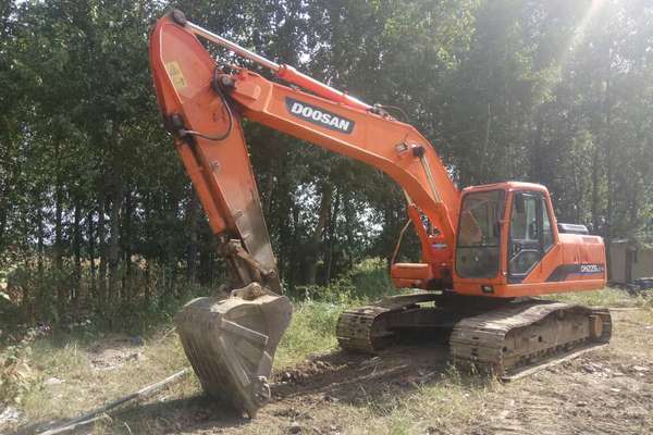 辽宁出售转让二手7700小时2010年斗山DH225挖掘机