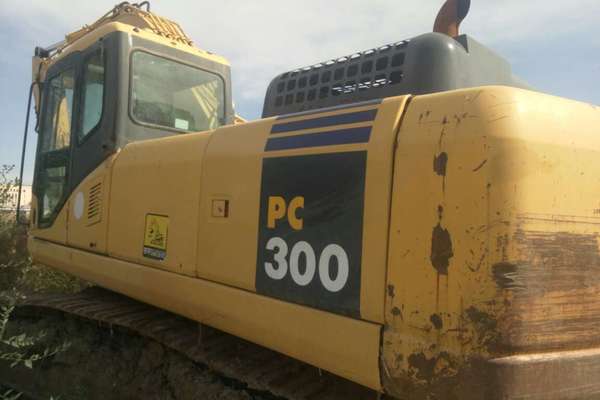 辽宁出售转让二手9000小时2011年小松PC300挖掘机