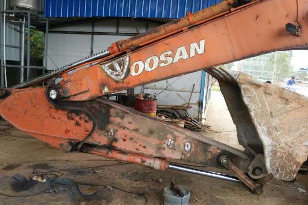 江西出售转让二手8008小时2010年斗山DH225挖掘机