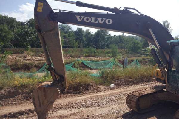 陕西出售转让二手6600小时2012年沃尔沃EC200B挖掘机
