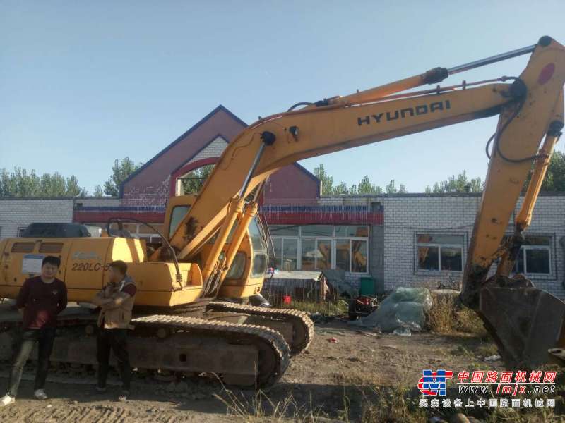 辽宁出售转让二手10000小时2003年现代R220挖掘机