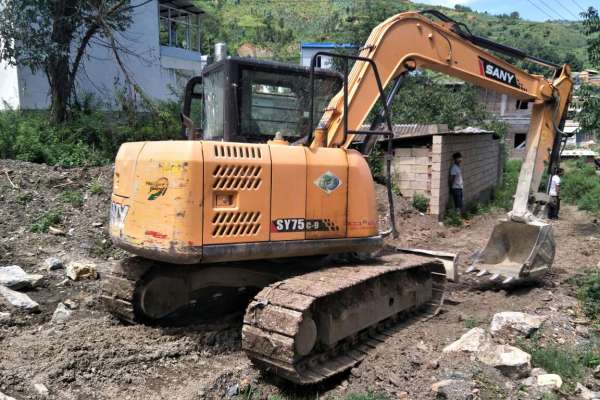 云南出售转让二手5000小时2014年三一重工SY75C挖掘机