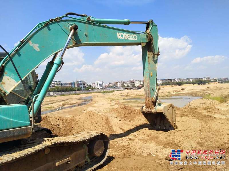江西出售转让二手8000小时2011年神钢SK200挖掘机