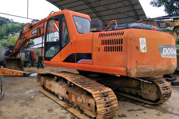 云南出售转让二手8000小时2010年斗山DH220LC挖掘机
