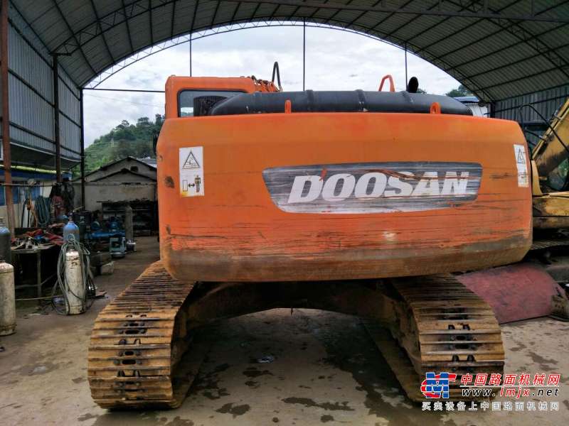 云南出售转让二手8000小时2010年斗山DH220LC挖掘机