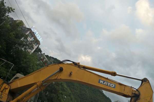 贵州出售转让二手9000小时2009年加藤HD1430挖掘机