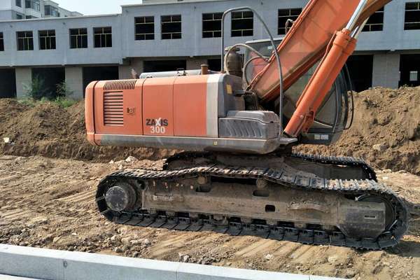 山西出售转让二手6000小时2011年日立ZX240挖掘机