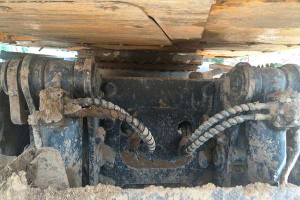 宁夏出售转让二手7500小时2008年现代轮挖R200W挖掘机