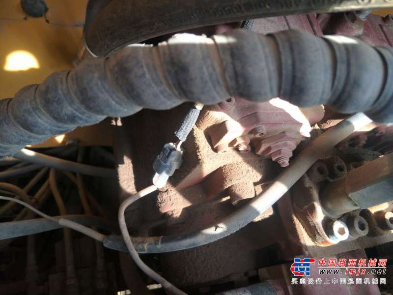 宁夏出售转让二手7500小时2008年现代轮挖R200W挖掘机