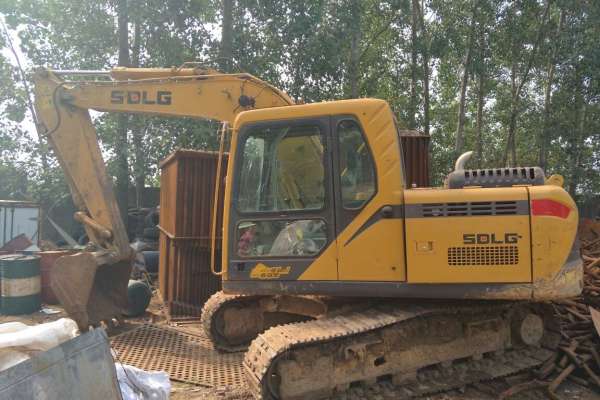 山东出售转让二手3000小时2014年临工LG6135挖掘机