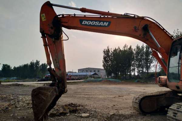 山东出售转让二手7000小时2011年斗山DH215挖掘机