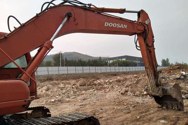 山东出售转让二手9000小时2005年大宇DH220LC挖掘机