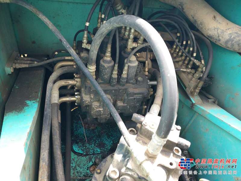 云南出售转让二手7024小时2011年神钢SK210LC挖掘机