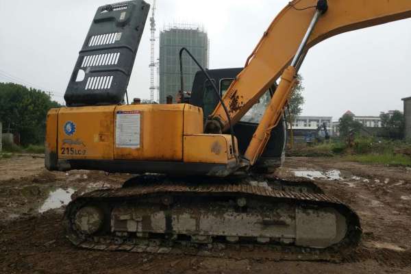 江西出售转让二手6800小时2012年现代R215挖掘机