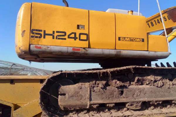 黑龙江出售转让二手13000小时2003年住友SH200A2挖掘机