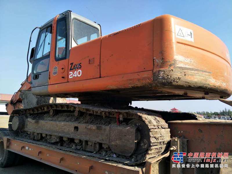 辽宁出售转让二手11000小时2005年日立ZX230挖掘机