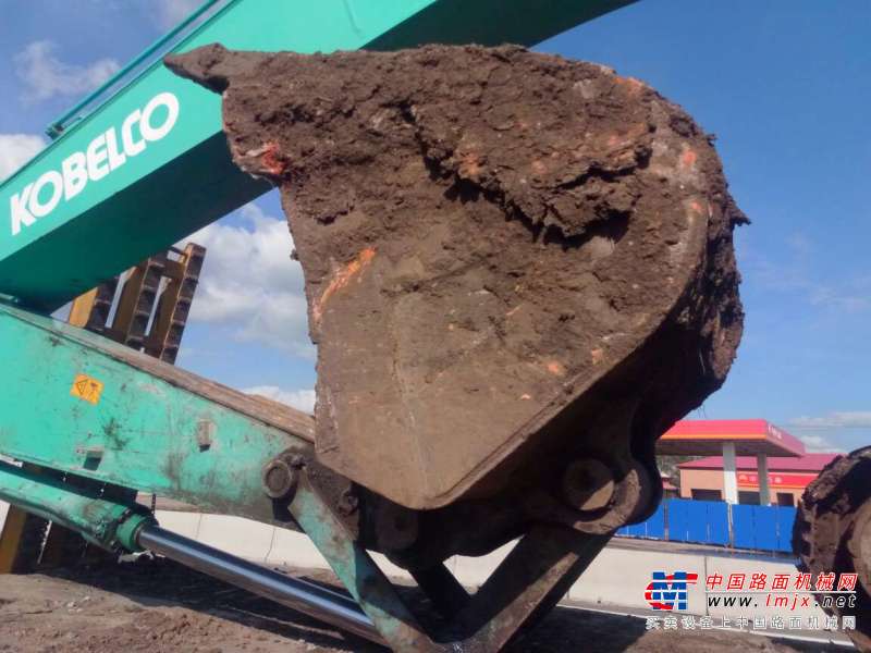 黑龙江出售转让二手10000小时2009年神钢SK260LC挖掘机