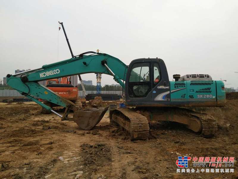 山东出售转让二手6000小时2011年神钢SK260LC挖掘机
