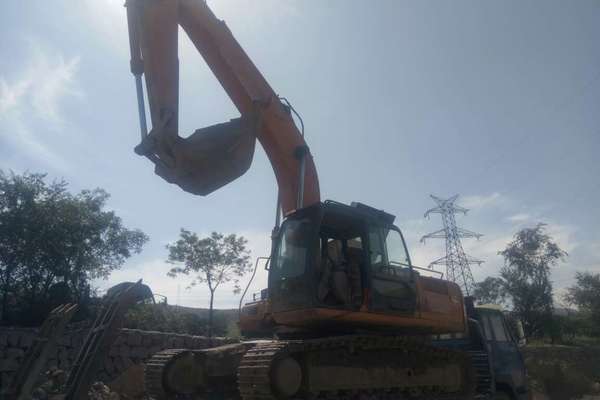 山西出售转让二手10000小时2009年凯斯CX240B挖掘机