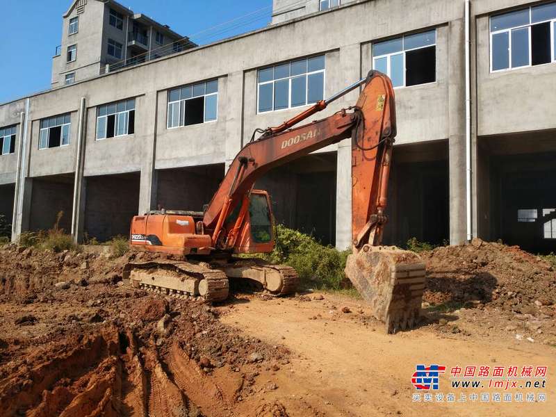 江西出售转让二手11000小时2008年斗山DH220LC挖掘机
