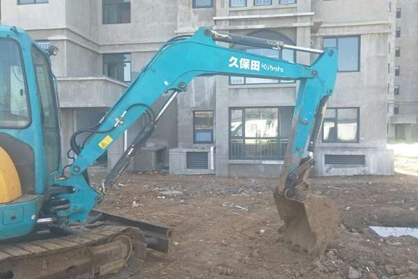 山东出售转让二手8000小时2010年久保田KX155挖掘机