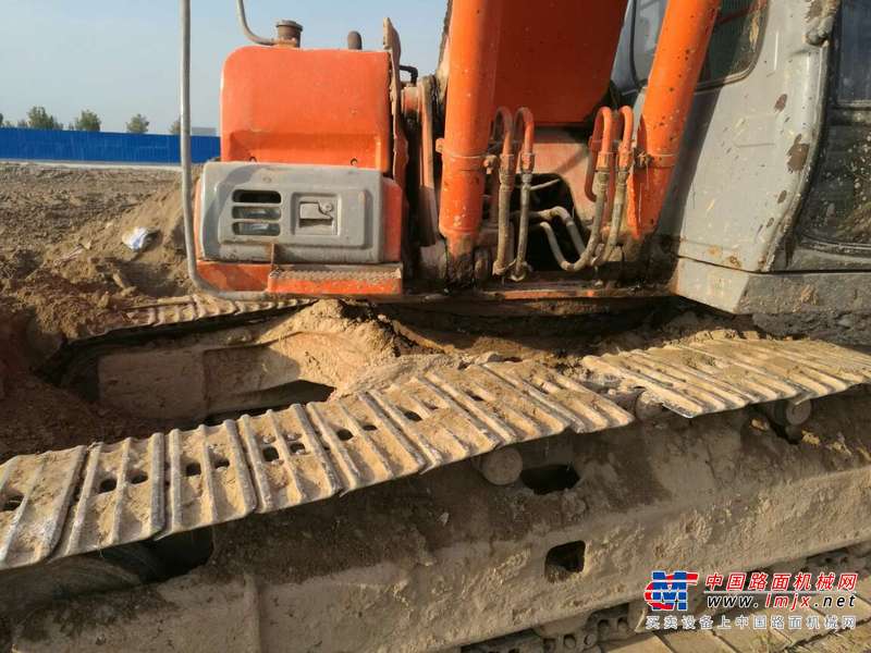山东出售转让二手9637小时2004年日立EX200挖掘机