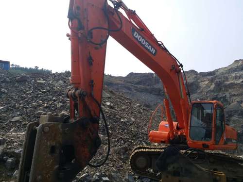 河北出售转让二手7000小时2013年斗山DH300LC挖掘机