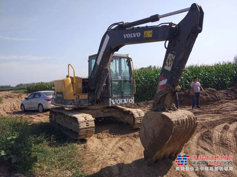 山东出售转让二手4200小时2014年沃尔沃EC80D挖掘机
